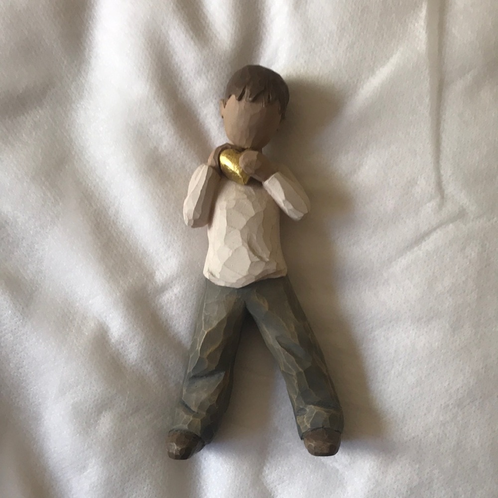 Willow Tree Boy Heart of Gold Figure Boy holding Heart Demdaco Susan Lordi 2004
